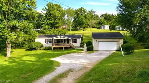 141 Bunner Ln, Parkersburg, WV 26104