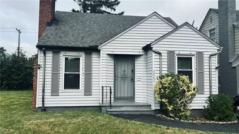 3742 Menlo Rd, Shaker Heights, OH 44120