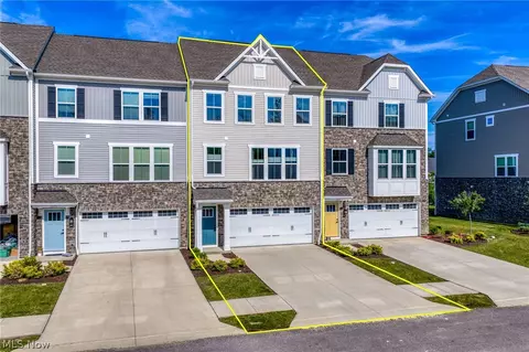 1377 Chateau Pl, Avon, OH 44011