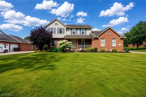 3176 Carie Hill Cir NW, Massillon, OH 44646