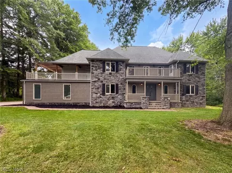 37045 Chagrin Blvd, Chagrin Falls, OH 44022
