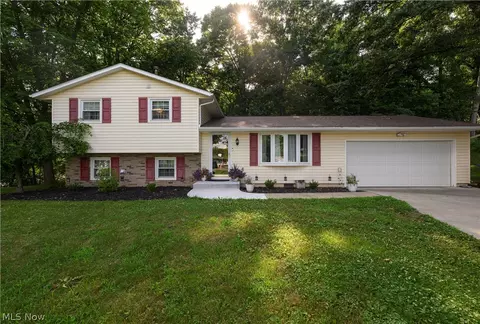 12073 Lockage Rd NW, Canal Fulton, OH 44614