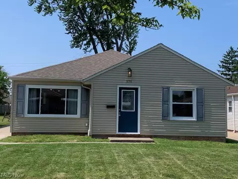 370 E 309th St, Willowick, OH 44095