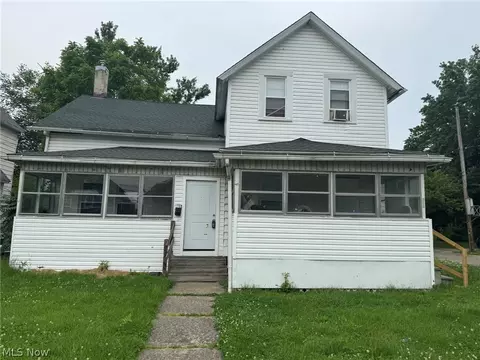 674-676 Carlysle St, Akron, OH 44310