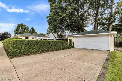 18002 Merece Dr, Brook Park, OH 44142 photo 28