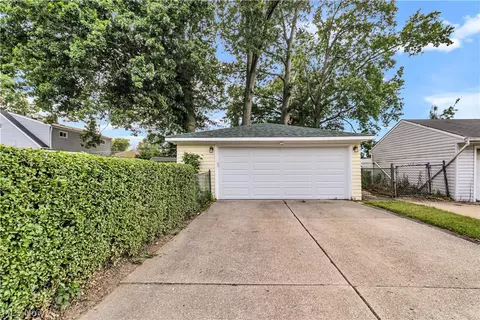 18002 Merece Dr, Brook Park, OH 44142 photo 29