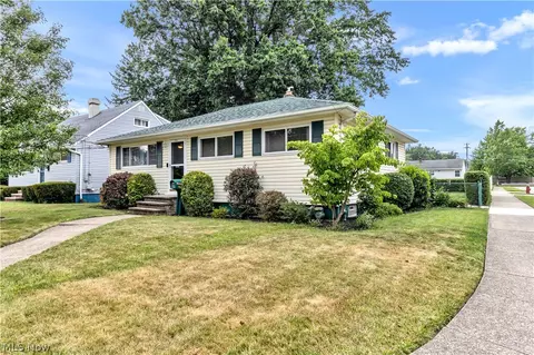 18002 Merece Dr, Brook Park, OH 44142 photo 2