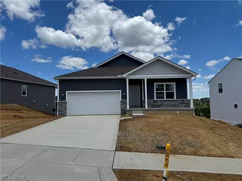 3857 Leasure Farms Dr, Zanesville, OH 43701