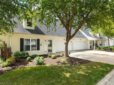 70 High Point Dr #78, Medina, OH 44256
