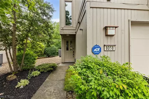 8058 Steven David Dr, Strongsville, OH 44149
