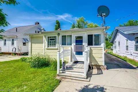 Exterior - 11 E 220th St, Euclid, OH 44123 photo 8 of 10