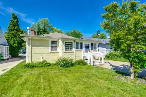 Exterior - 11 E 220th St, Euclid, OH 44123 photo 7 of 10