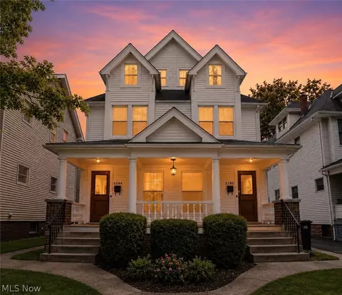 2282 Grandview Ave, Cleveland Heights, OH 44106