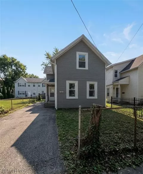 2059 W 42nd St, Cleveland, OH 44113