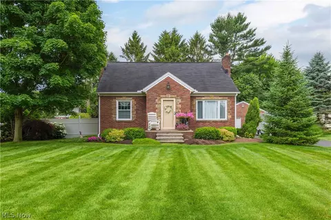 984 Cleveland Ave, Amherst, OH 44001