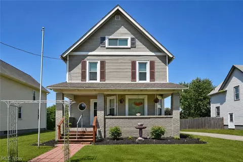 24 Lincoln Ave, Niles, OH 44446