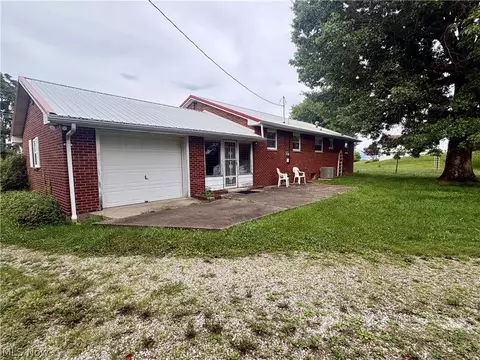 2023 Lake Washington Rd, Washington, WV 26181