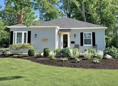 26927 E Oviatt Rd, Bay Village, OH 44140