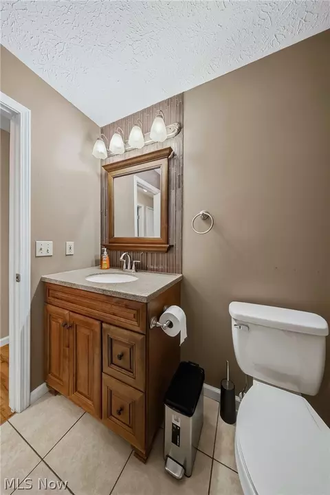 Bath - 6103 Ely Vista Dr, Parma, OH 44129 photo 4 of 4