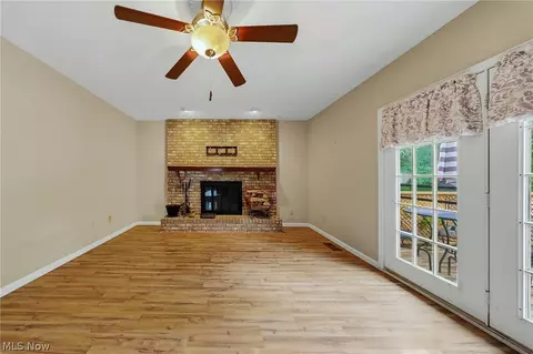 Living - 6103 Ely Vista Dr, Parma, OH 44129 photo 3 of 15