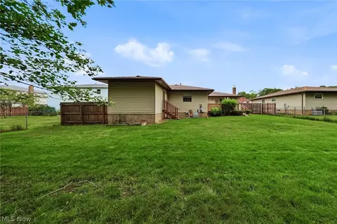 Exterior - 6103 Ely Vista Dr, Parma, OH 44129 photo 6 of 8