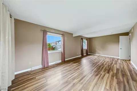 Living - 6103 Ely Vista Dr, Parma, OH 44129 photo 14 of 15