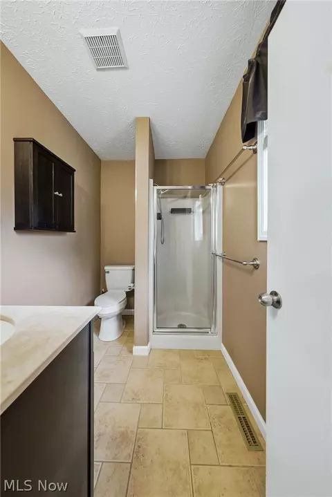 Bath - 6103 Ely Vista Dr, Parma, OH 44129 photo 1 of 4