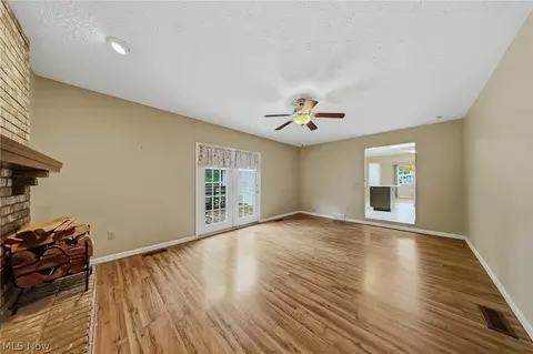 Living - 6103 Ely Vista Dr, Parma, OH 44129 photo 4 of 15