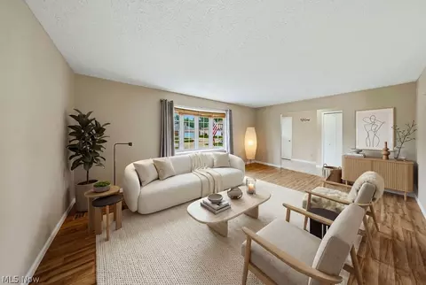 Living - 6103 Ely Vista Dr, Parma, OH 44129 photo 10 of 15
