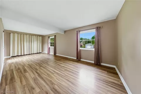 Living - 6103 Ely Vista Dr, Parma, OH 44129 photo 15 of 15