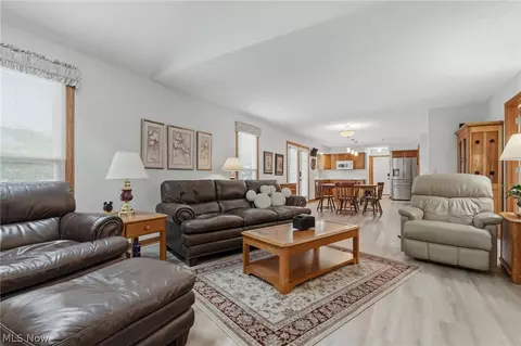 5905 Shetland Cir NE, Canton, OH 44721 photo 16