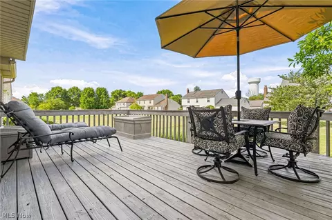 5905 Shetland Cir NE, Canton, OH 44721 photo 4