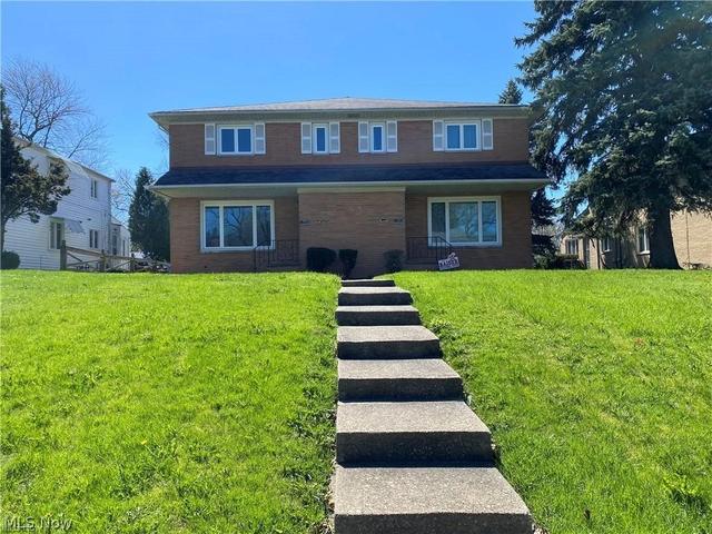17914 Chagrin Blvd, Shaker Heights, OH 44122