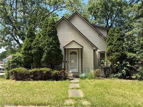 438 Baldwin Rd, Akron, OH 44312