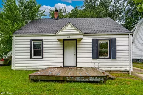 832 Caddo Ave, Akron, OH 44305