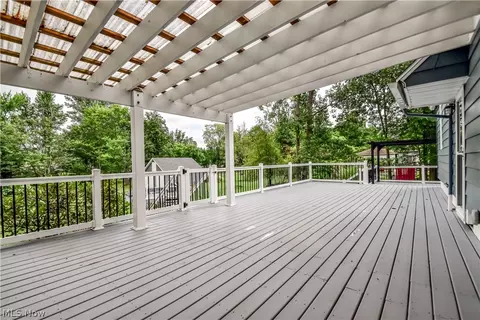 339 E Sprague Rd, Seven Hills, OH 44131 photo 9