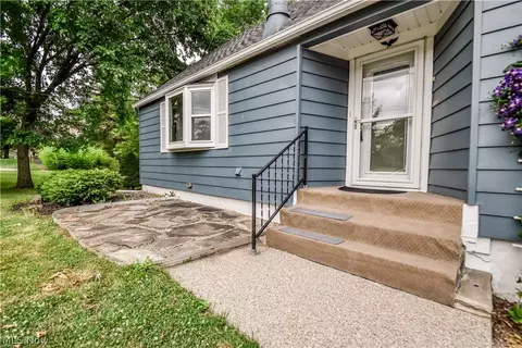 339 E Sprague Rd, Seven Hills, OH 44131 photo 14