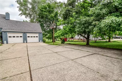 339 E Sprague Rd, Seven Hills, OH 44131 photo 3