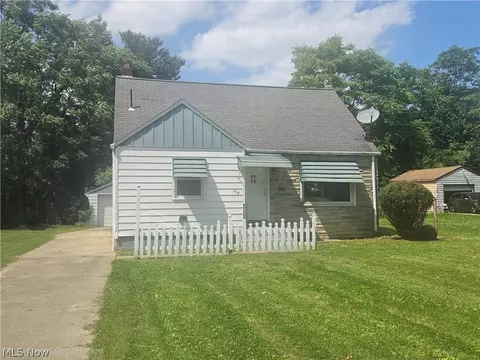 568 E Lucius Ave, Youngstown, OH 44502