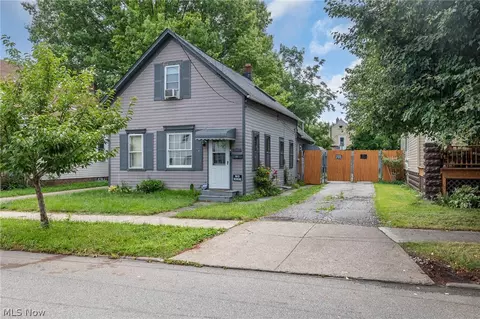 3521 W 49th St, Cleveland, OH 44102