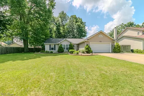 1230 Dartmouth Dr, Painesville, OH 44077