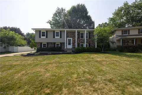 3345 Crownpoint St NW, Massillon, OH 44646
