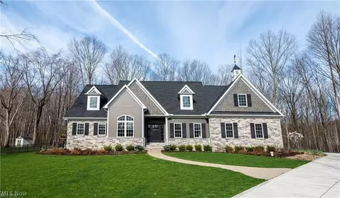 11920 Ladue Trl, Chagrin Falls, OH 44023