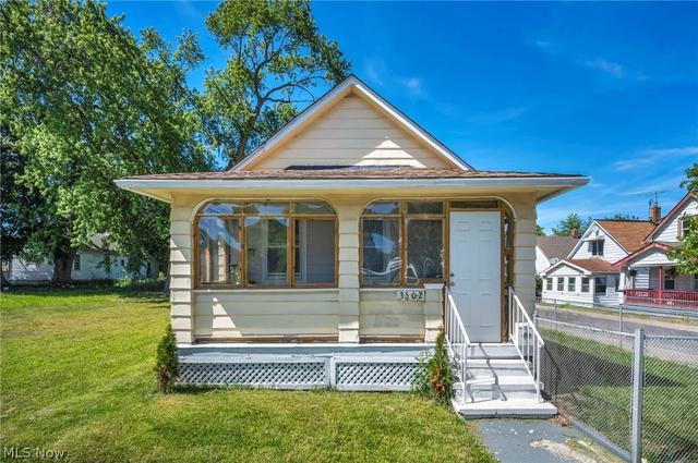 3502 Carlyle Ave, Cleveland, OH 44109