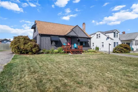 Exterior - 181 Renee Dr, Struthers, OH 44471 photo 10 of 10