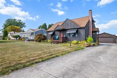 Exterior - 181 Renee Dr, Struthers, OH 44471 photo 8 of 10