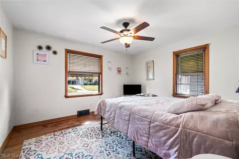 Bedroom - 181 Renee Dr, Struthers, OH 44471 photo 2 of 3