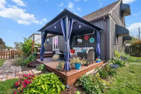 Exterior - 181 Renee Dr, Struthers, OH 44471 photo 3 of 10