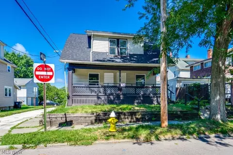 2216 10th St SW, Akron, OH 44314