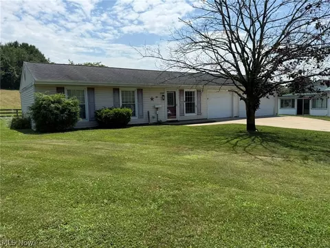 1019 Gordon Sq NE, Bolivar, OH 44612